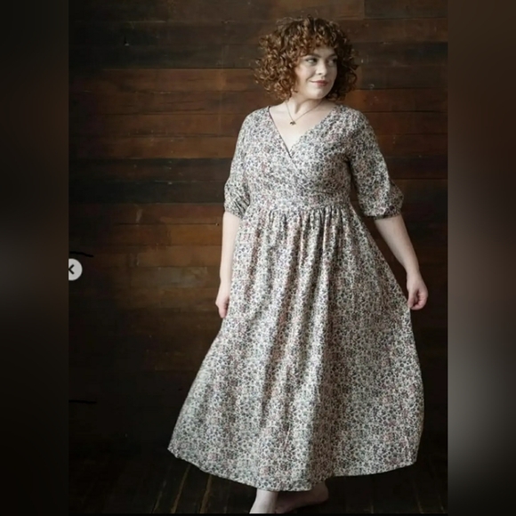 Dresses & Skirts - Little Cottonwood Floral Wrap Dress